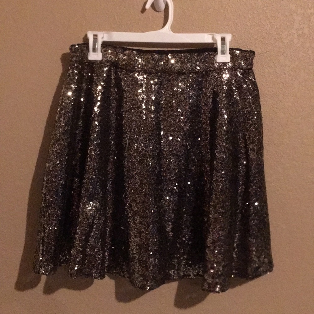 Lined sequined skirt